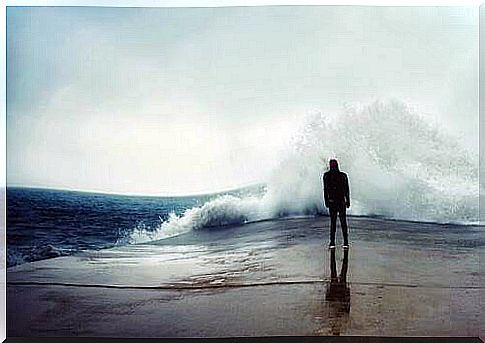 wave breaking on pier