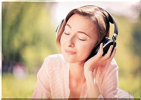 7 Songs to Reduce Anxiety According to a Neuroscientist