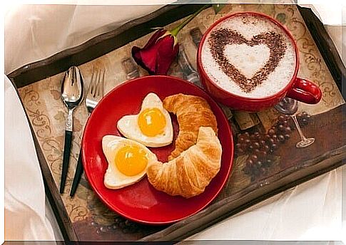 Breakfast-in-Bed-Ways-Say-I-Love-You